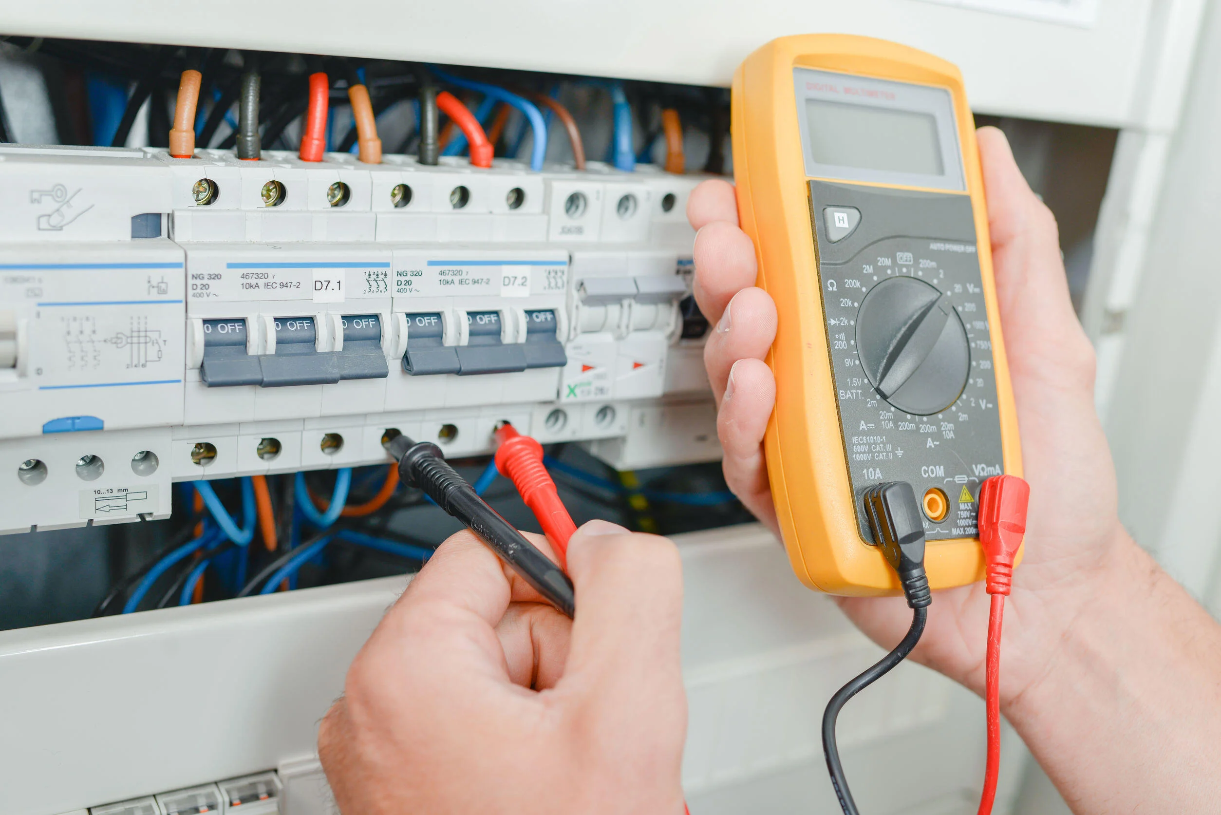 Reparación de cableado y cuadros